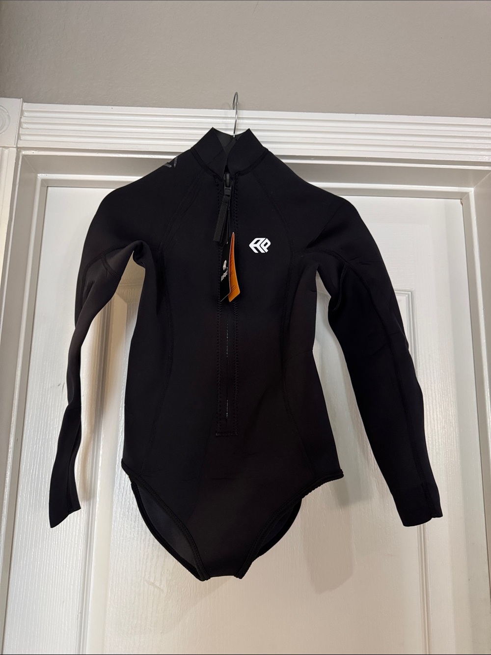 Wetsuit Women’ 3mm Neoprene Shorty Wet Suit Long Sleeve S NWT - Picture 2 of 10